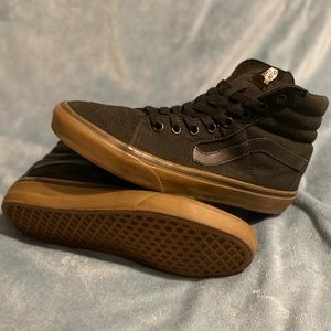 Vans Sk8 Hi Black Canvas Gum sole